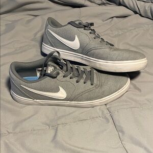 Nike Men's Gray and White Sneakers